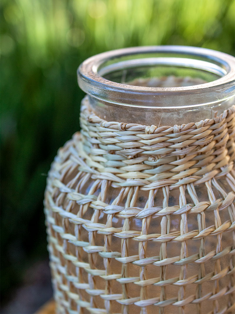 FLORERO PEQUEÑO RATÁN Y VIDRIO