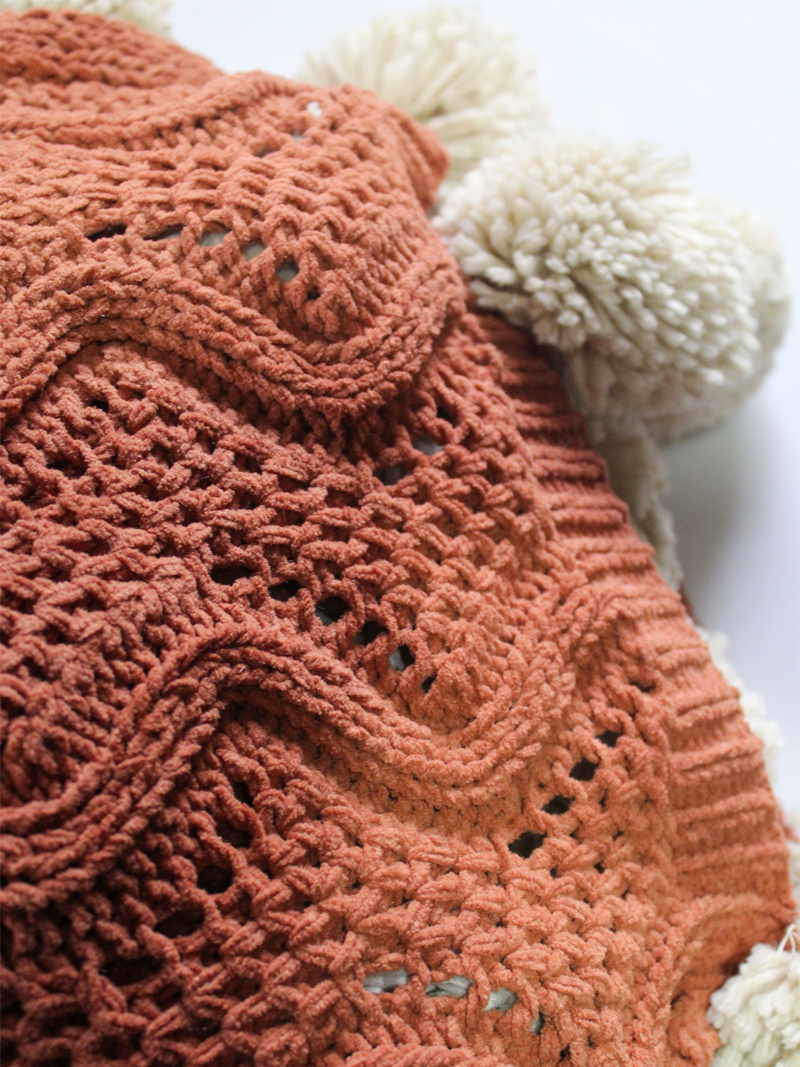 Manta Brick Pompones