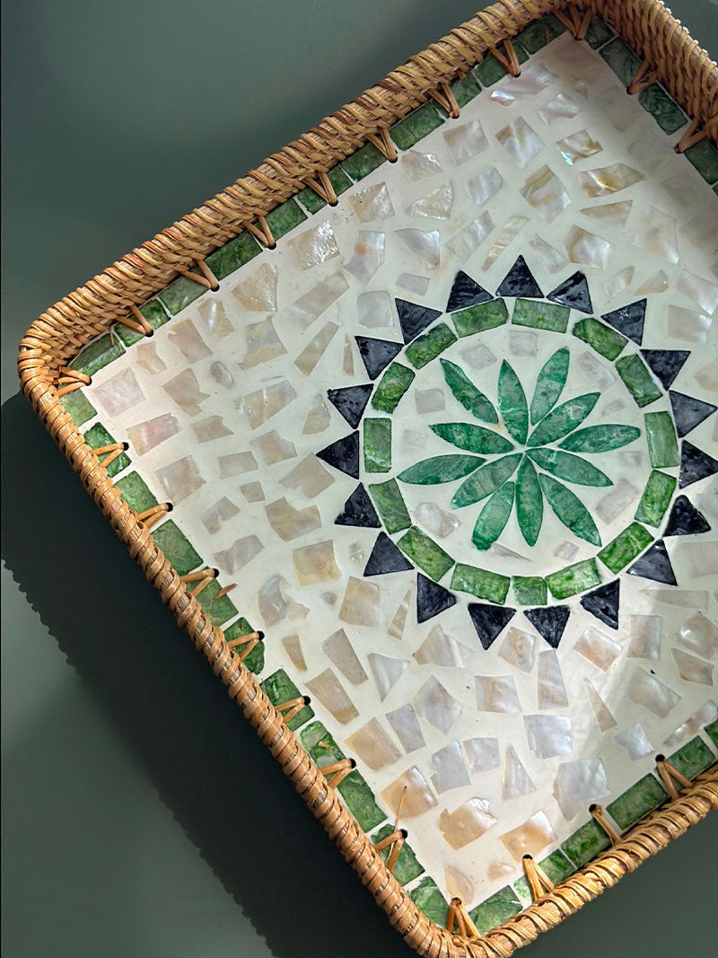 BANDEJA CUADRADA NÁCAR RATAN