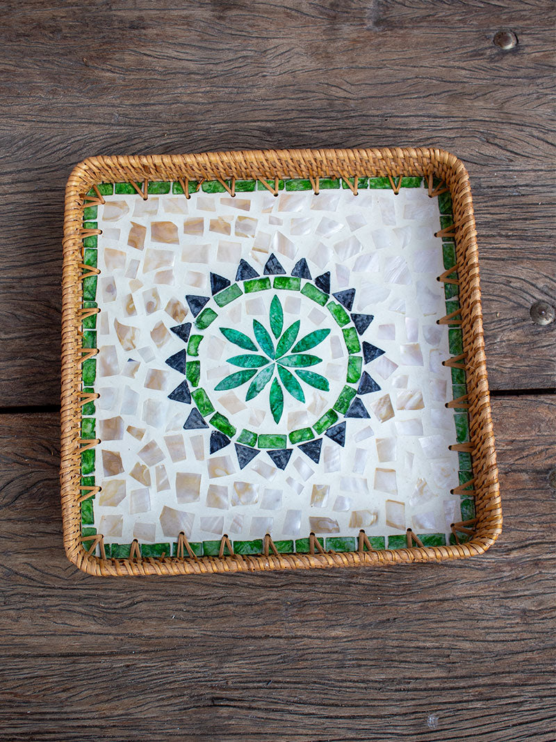 BANDEJA CUADRADA NÁCAR RATAN