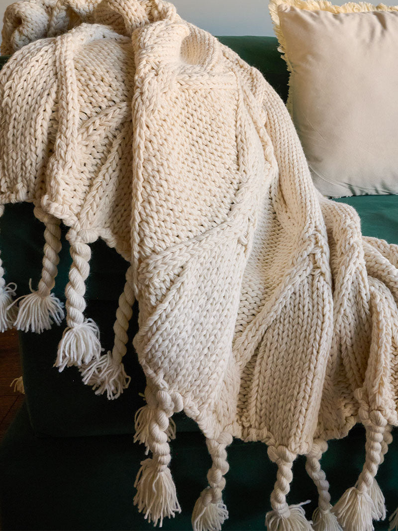 Manta Fluffy Flecos Tejida a mano